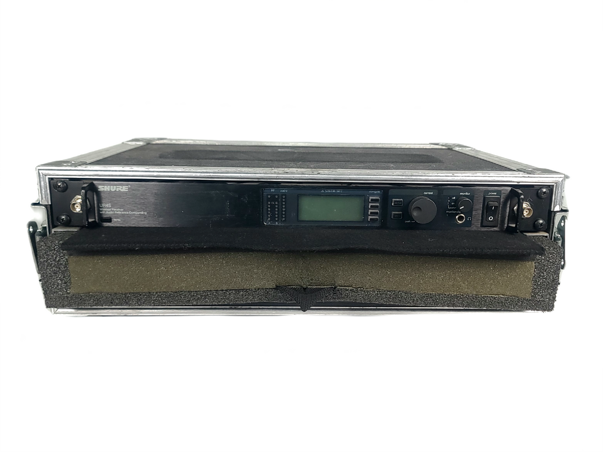 Shure UR4S Wireless Receiver Kit (J5: 578-638 MHz) w/ UR1 Body Pack, Shure Beta 58A Wireless Microphone & (2) Antennas in Hard Carry Case