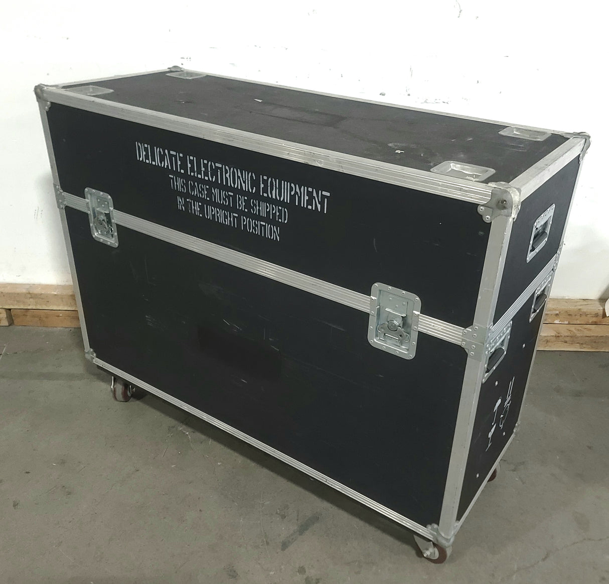 53x23x33 Pak-Rite Custom Monitor Case Holds (2) Monitors