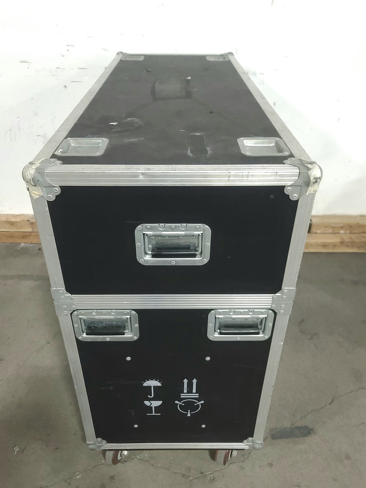 53x23x33 Pak-Rite Custom Monitor Case Holds (2) Monitors