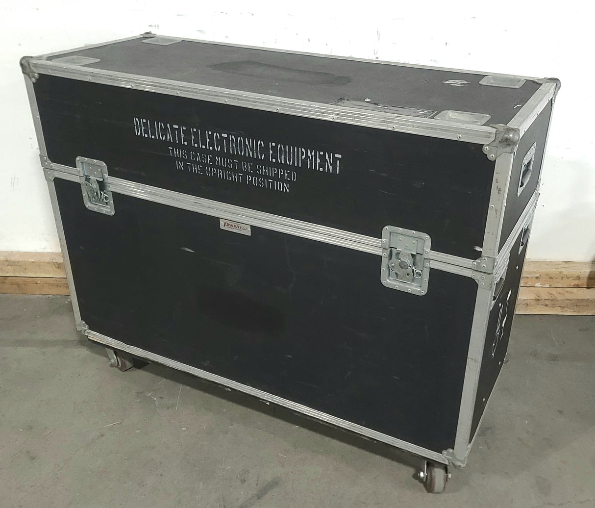 53x23x33 Pak-Rite Custom Monitor Case Holds (2) Monitors