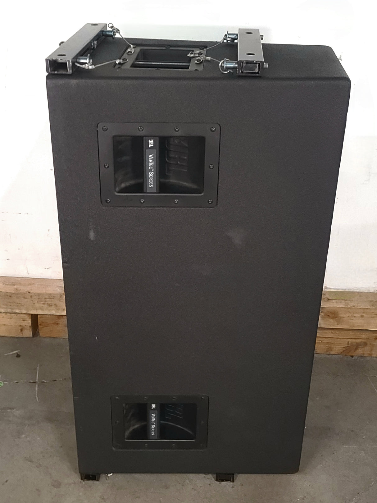 JBL VT4888 VerTec Series 3-Way Passive Line Array Speaker w/ Wheeled Dolly and Soft Cover