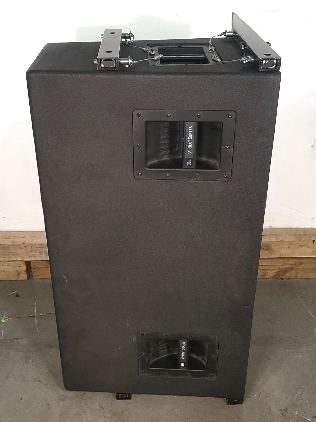 JBL VT4888 VerTec Series 3-Way Passive Line Array Speaker w/ Wheeled Dolly and Soft Cover