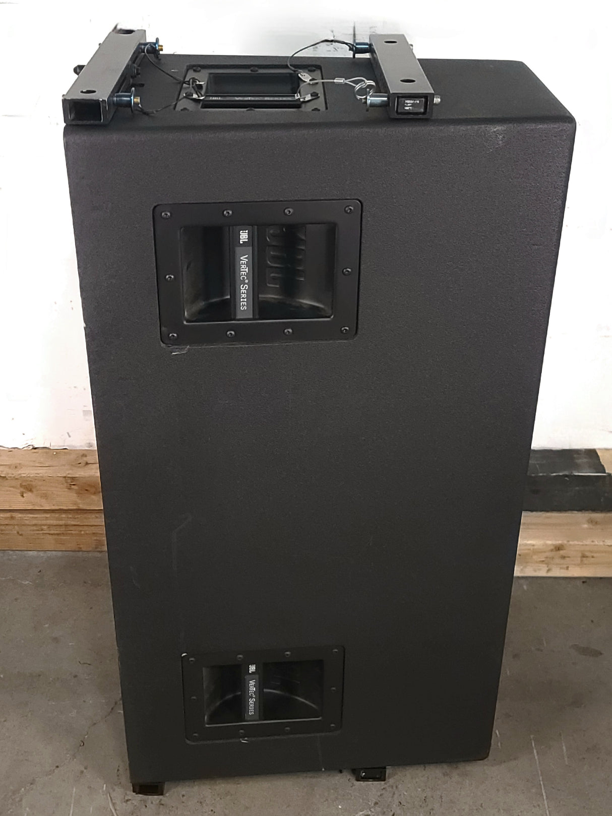 JBL VT4888 VerTec Series 3-Way Passive Line Array Speaker w/ Wheeled Dolly and Soft Cover