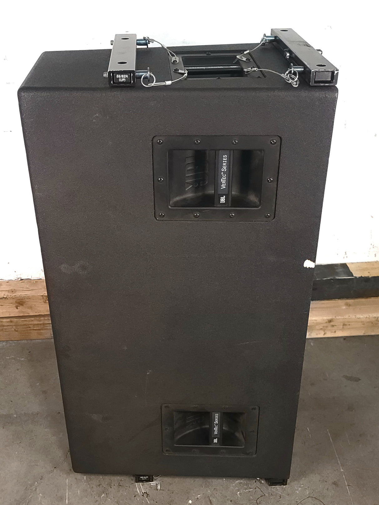 JBL VT4888 VerTec Series 3-Way Passive Line Array Speaker w/ Wheeled Dolly and Soft Cover