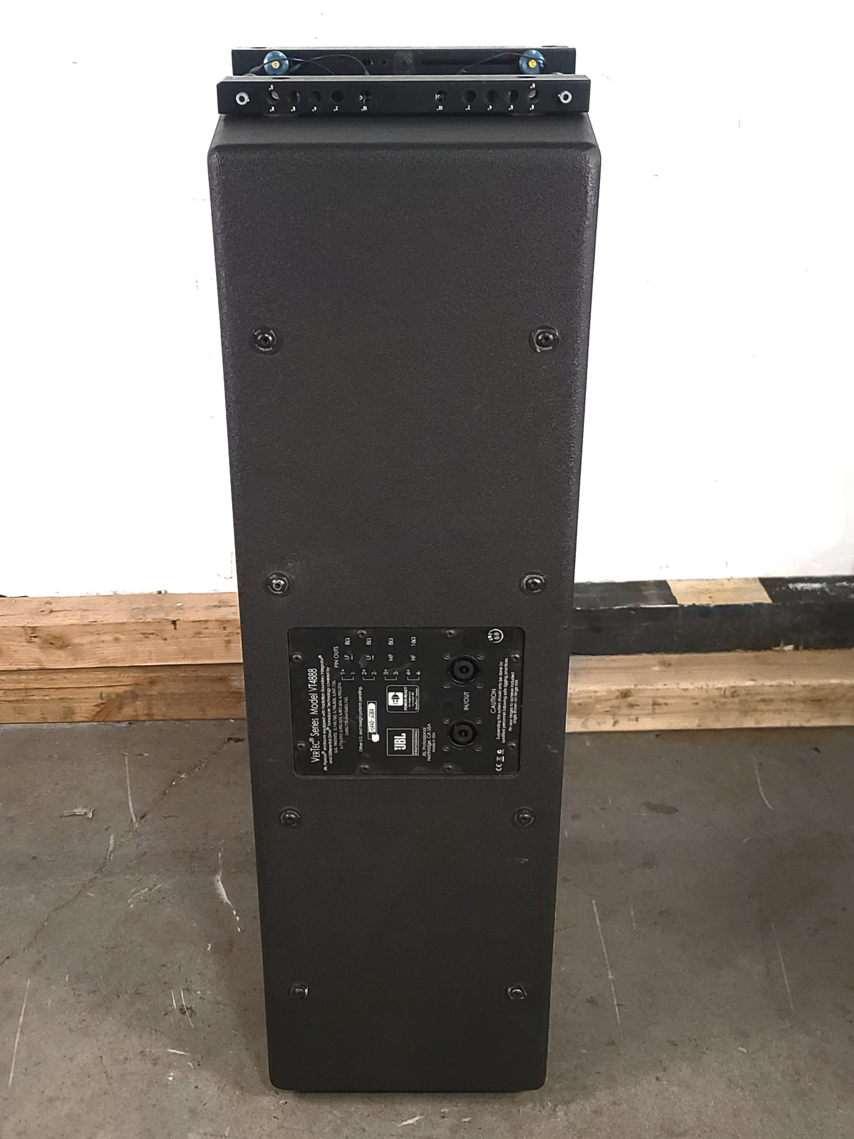 JBL VT4888 VerTec Series 3-Way Passive Line Array Speaker w/ Wheeled Dolly and Soft Cover
