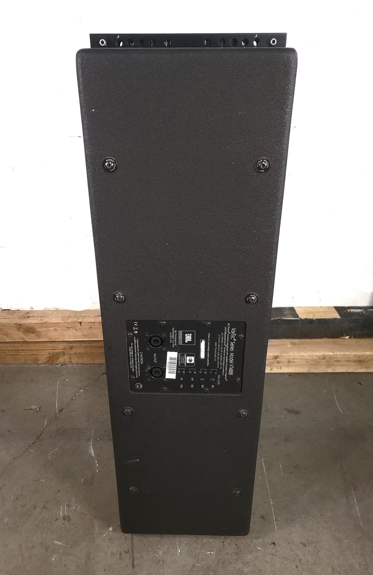 JBL VT4888 VerTec Series 3-Way Passive Line Array Speaker w/ Wheeled Dolly and Soft Cover