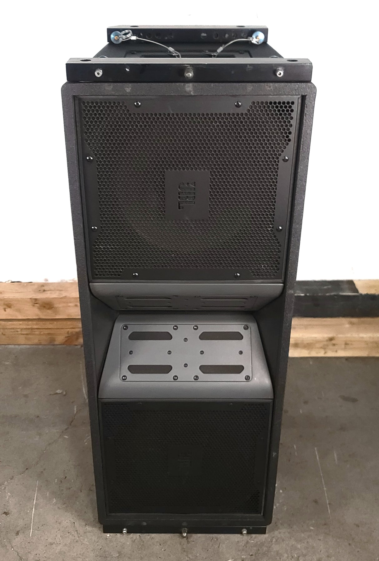 JBL VT4888 VerTec Series 3-Way Passive Line Array Speaker w/ Wheeled Dolly and Soft Cover