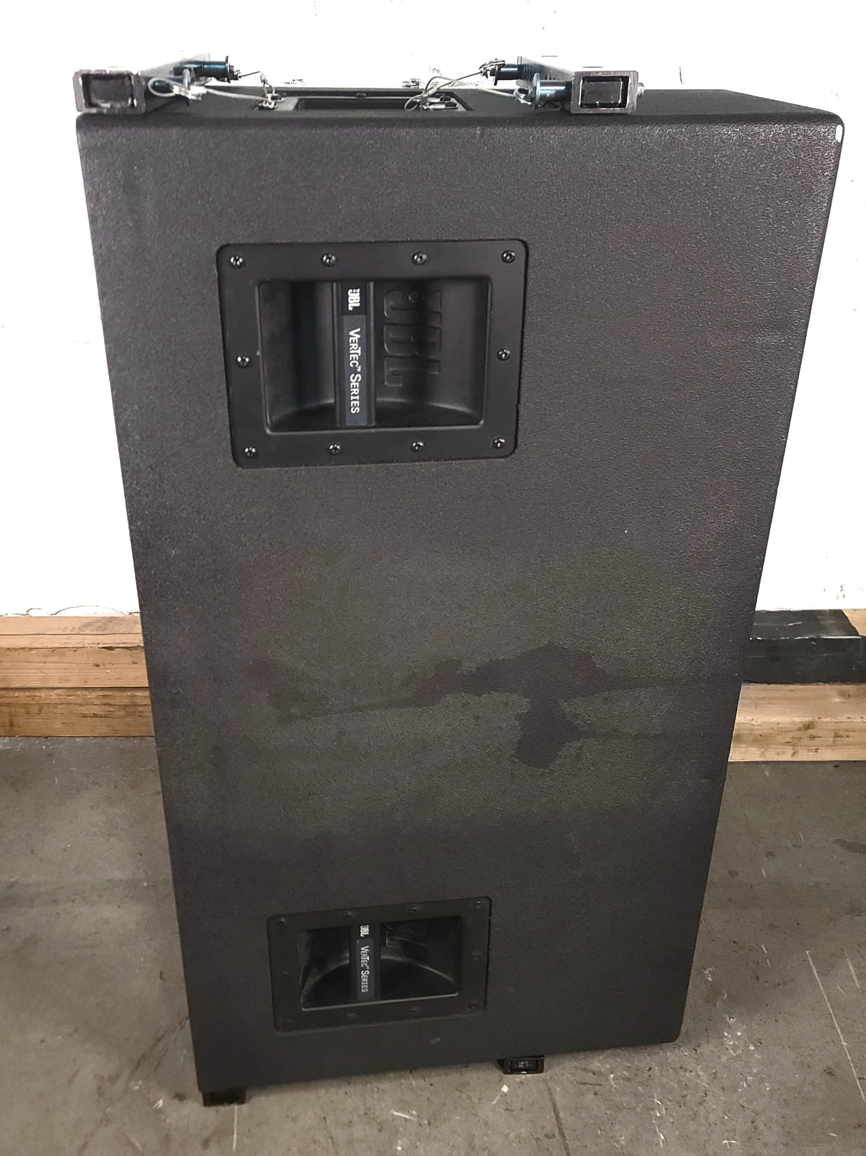 JBL VT4888 VerTec Series 3-Way Passive Line Array Speaker w/ Wheeled Dolly and Soft Cover