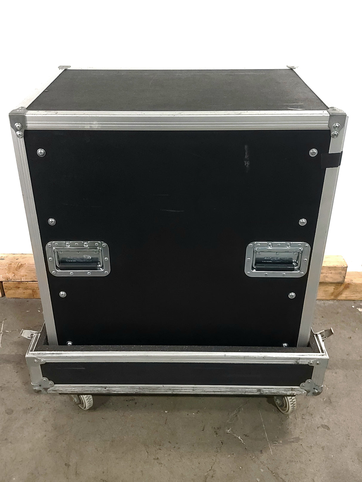 30x19x28 Olympic 16RU Wheeled Rack Case