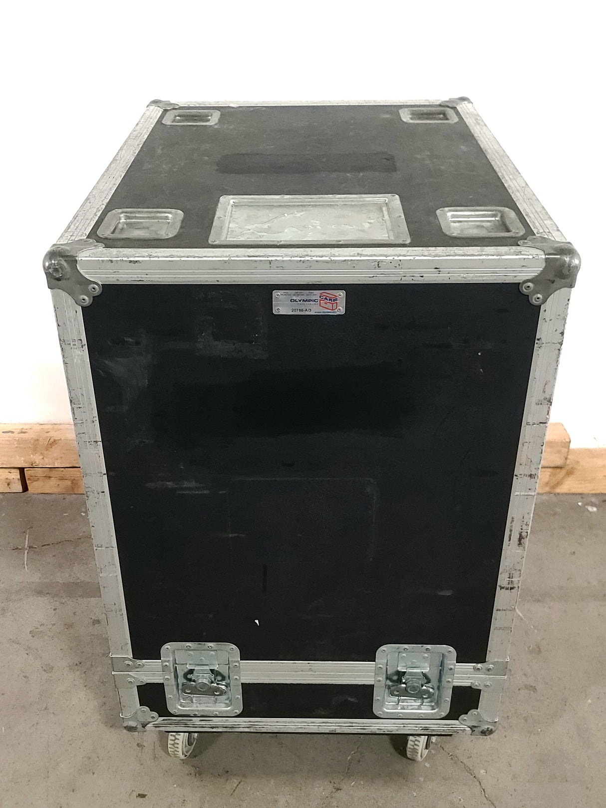 30x19x28 Olympic 16RU Wheeled Rack Case