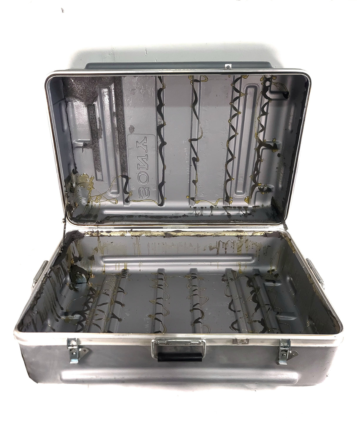 13x20x31 Sony Thermodyne Wheeled Rolling Case