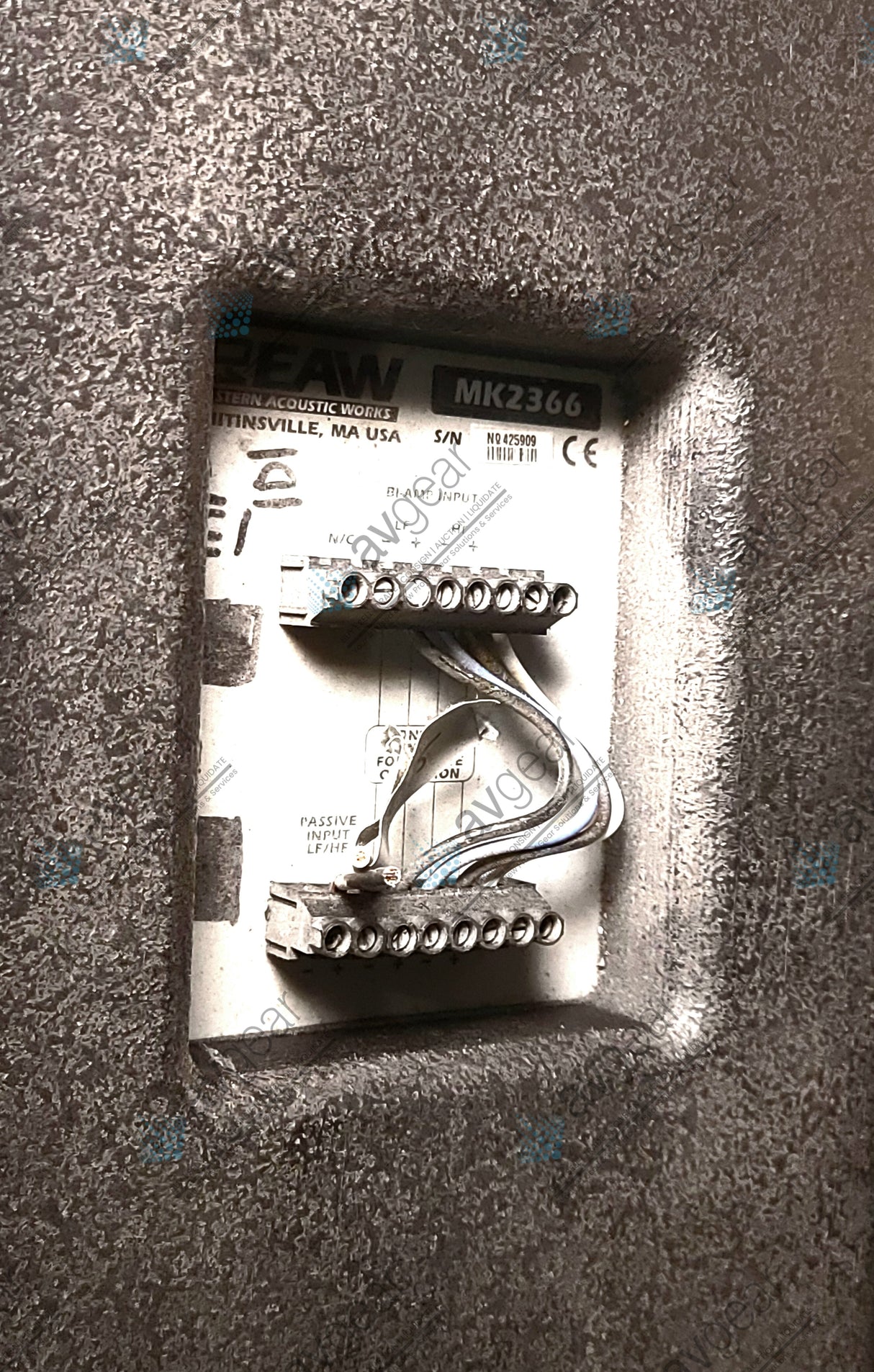 EAW MK2366 2-Way Full Range Passive Loudspeaker w/ Mounting Bracket