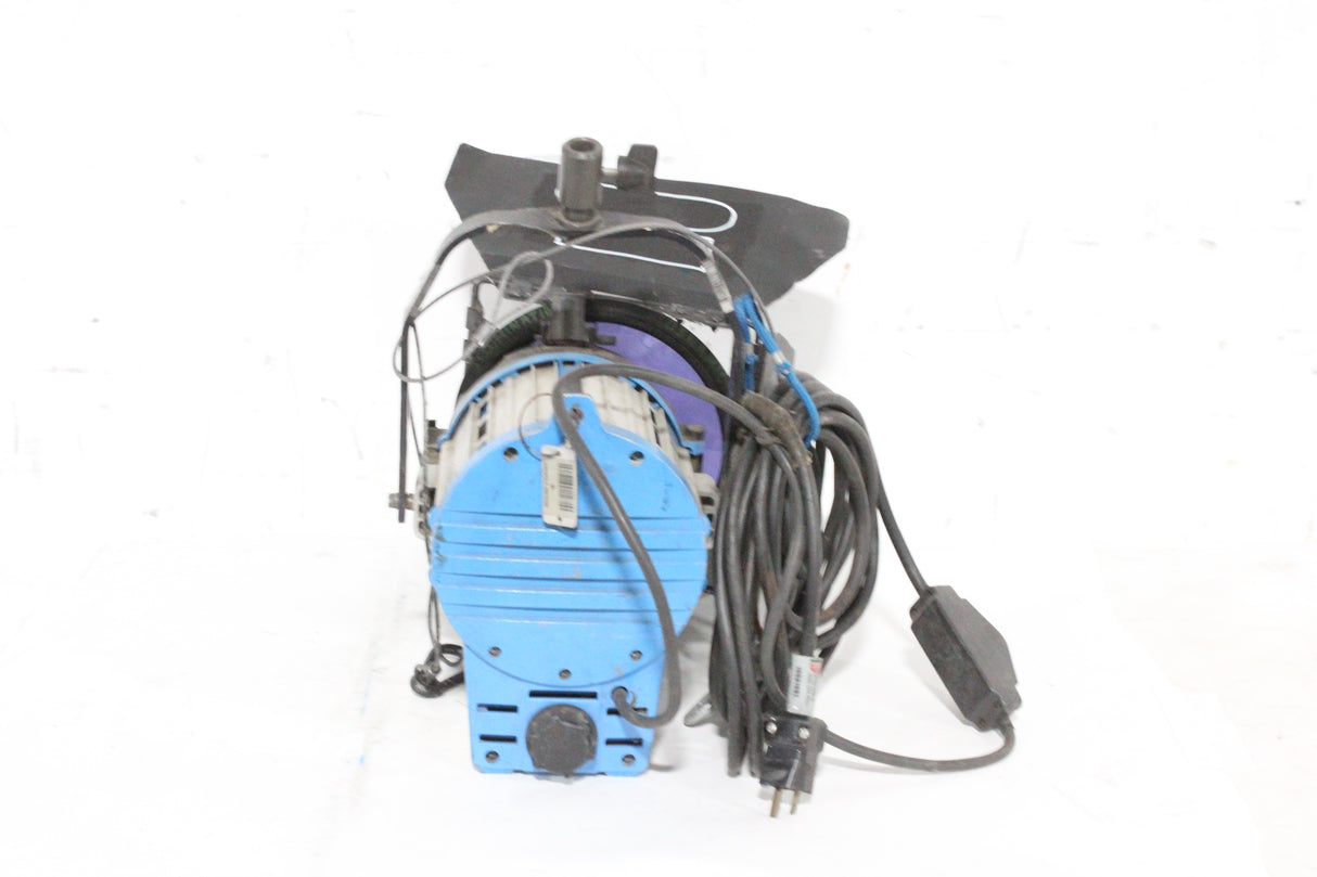 (3) ARRI 1000W T1 Location Fresnel with Stand Mount With Barn Doors