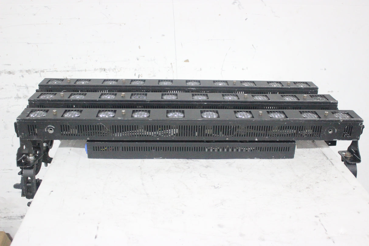 (3) SHOWTEC Sunstrip Active 10x75w - 230v version