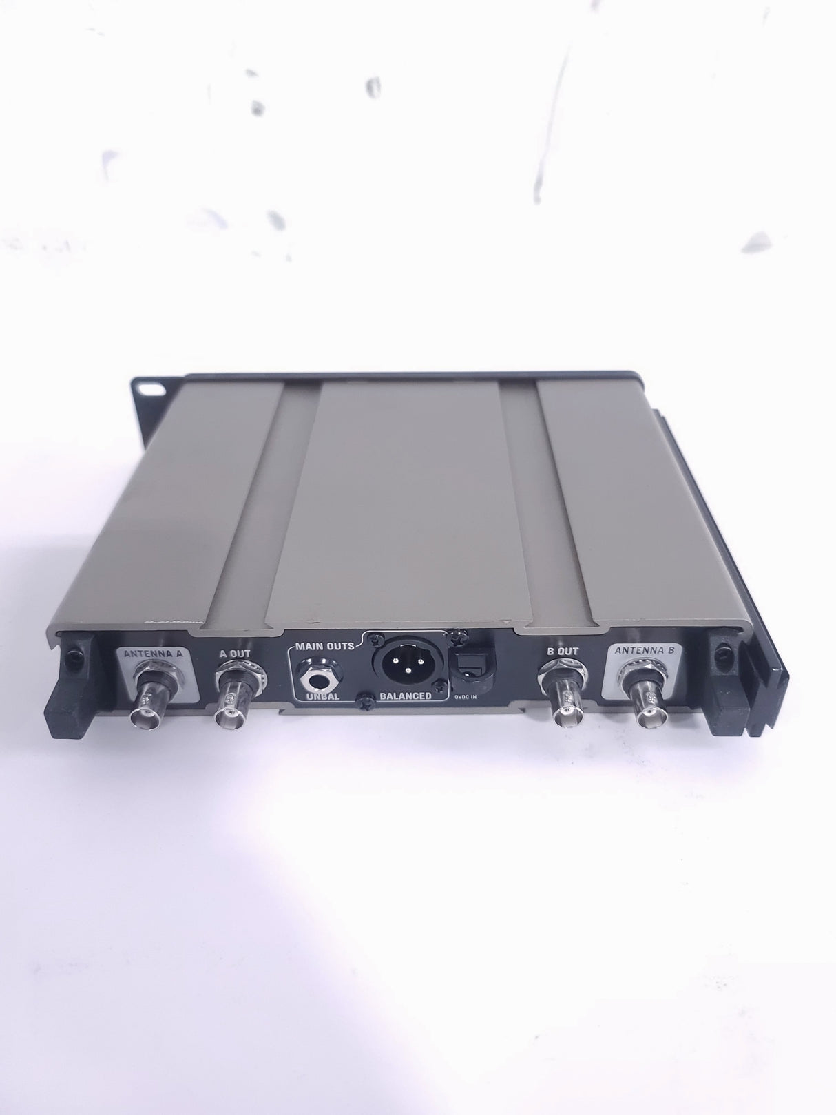 Line6 XD-V70 2.4GHz Digital Wireless System w/ 9V DC PSU