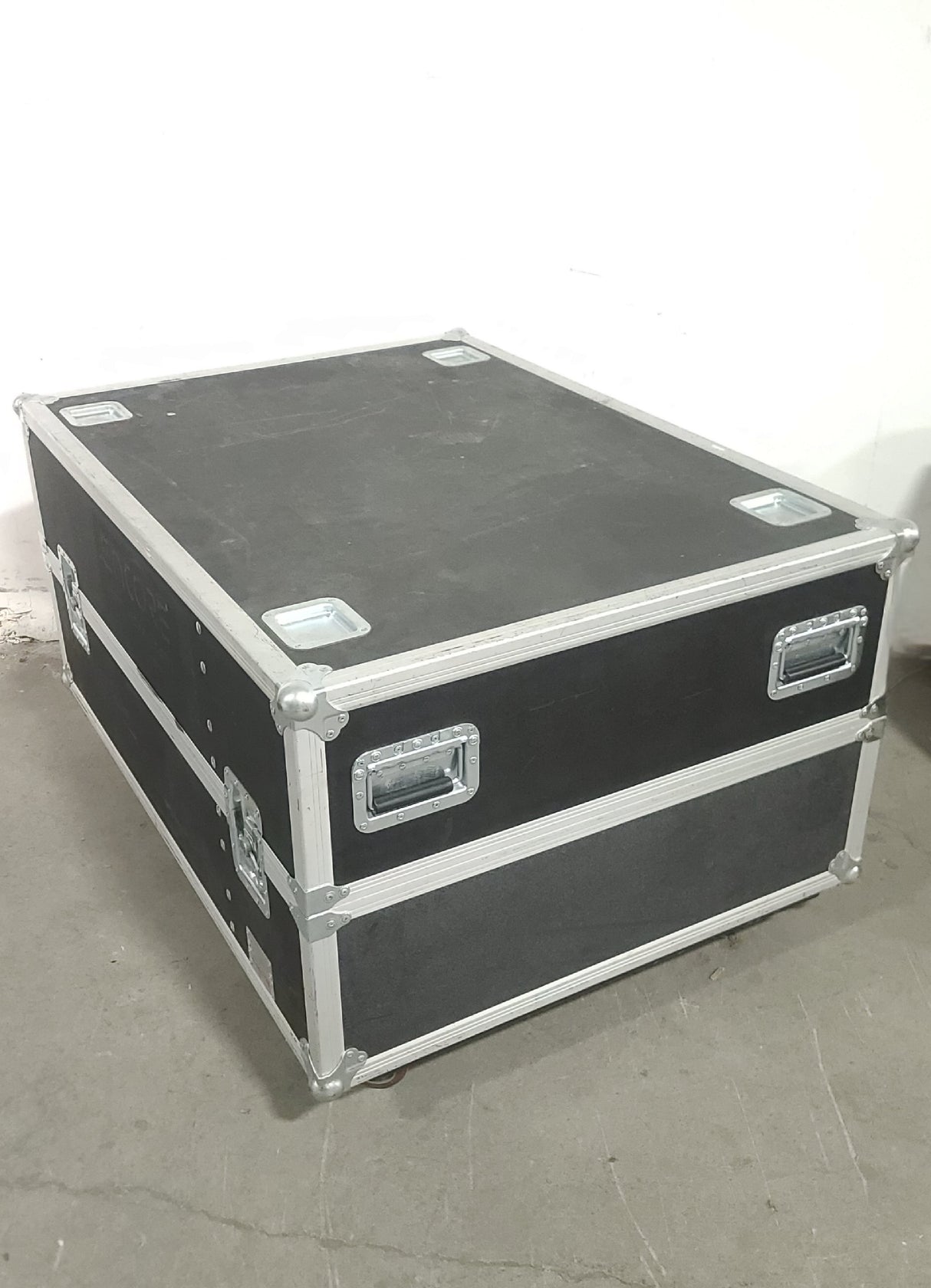 Christie D12HD-H (Lamp 1 1138, Lamp 2 1138 Total Hours) 10,000 Lumens HD 0.95" DLP x 1 1080P Large Venue Projector (NO LENS) In Wheeled Road Case