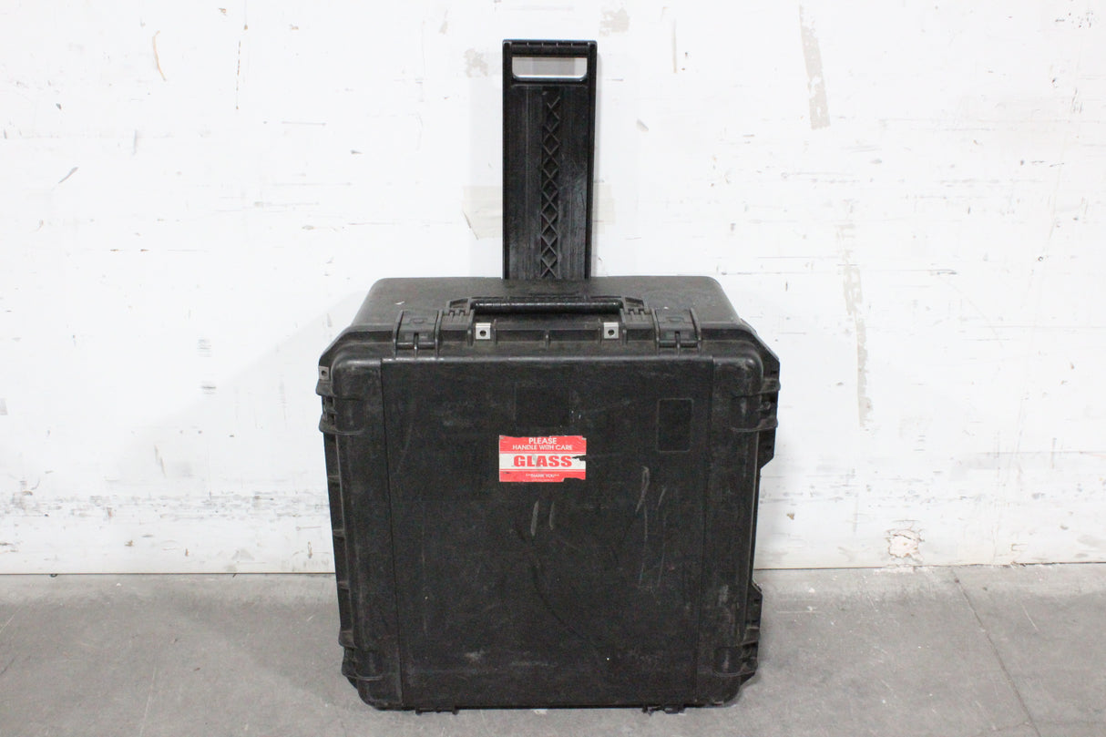 Christie LWU501i (5,000 Lumen) 3 Chip WUXGA LCD Conference Projector (791 Hours) w/ Remote in SKB Hard Wheeled Case (1688-195)