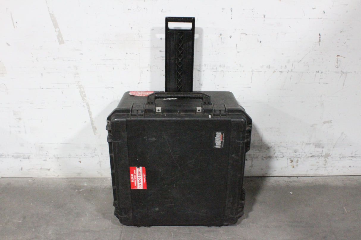 Christie LWU501i (5,000 Lumen) 3 Chip WUXGA LCD Conference Projector (992 Hours, Power Button Issue) w/ Remote in SKB Hard Wheeled Case (1688-198)