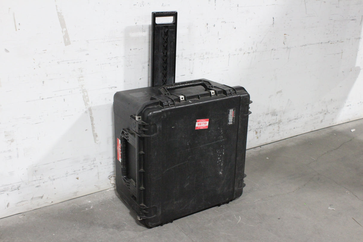 Christie LWU501i (5,000 Lumen) 3 Chip WUXGA LCD Conference Projector (TEMP Issues) w/ Remote in Hard Rolling Case (FOR PARTS) (1688-209)