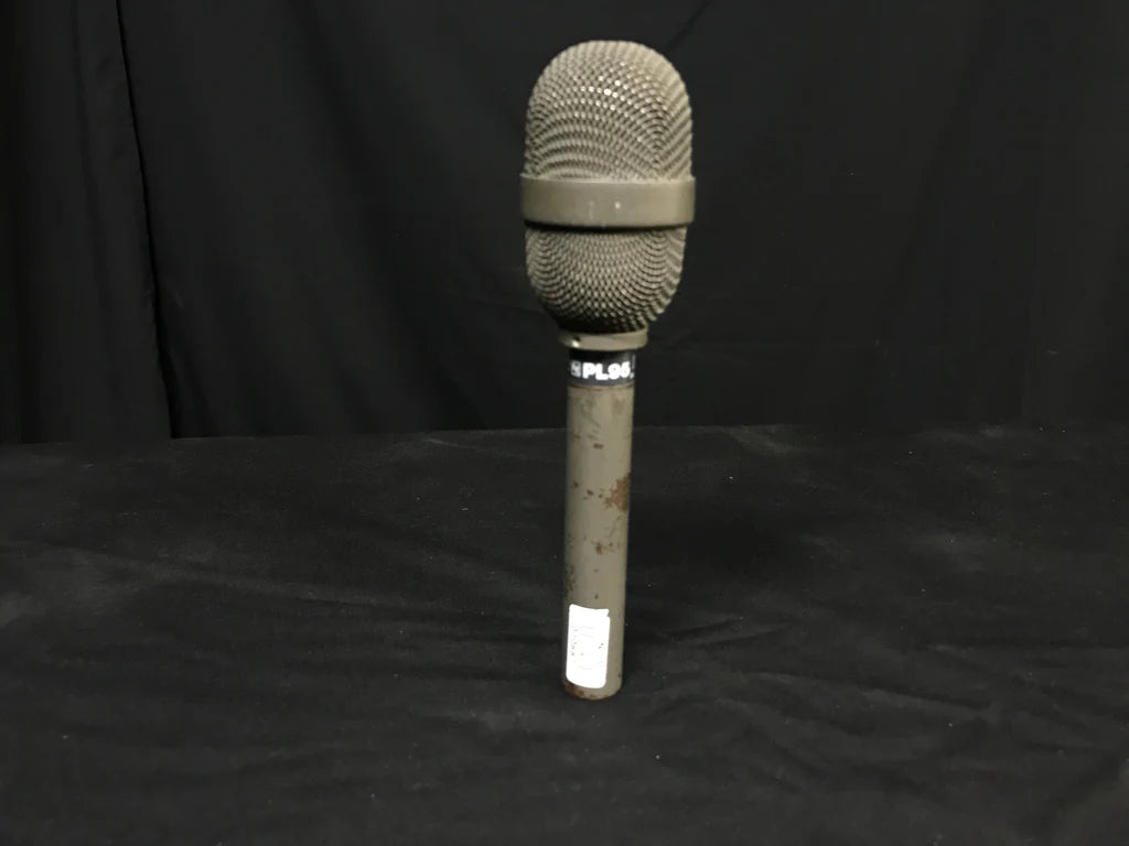Electro-Voice PL95 PL95 Dynamic Cardioid Vocal Microphone (60 to 17,000 Hz)