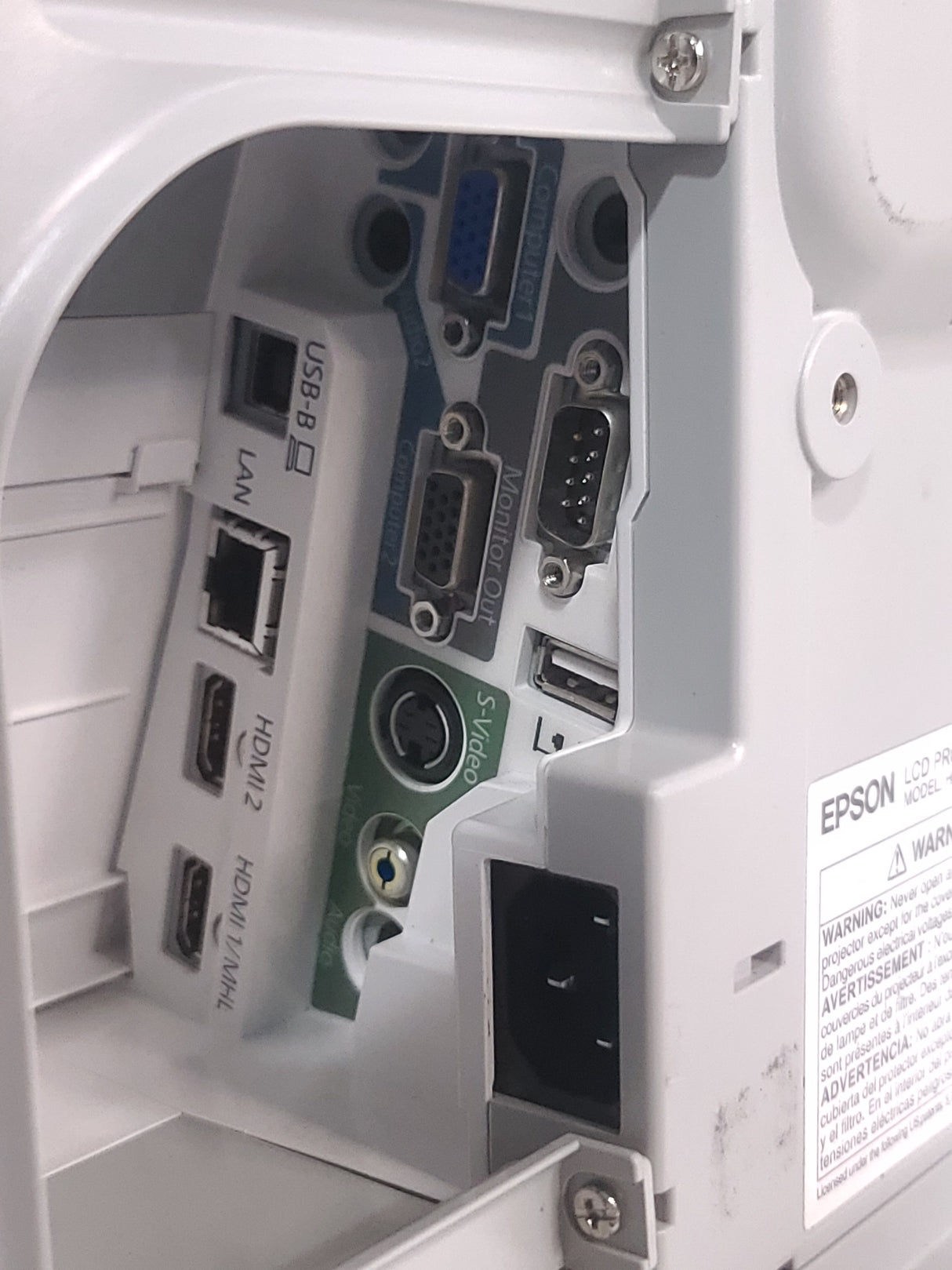 Epson 585W PowerLite WXGA 3LCD 3300 Lm Ultra-Short Throw HDMI Projector (2053 Operating Hours) (FOR PARTS)