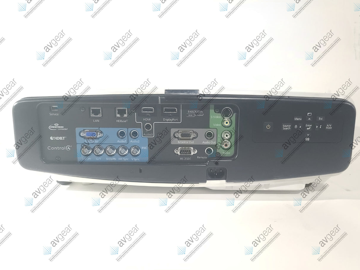 Epson G6470WU 4,500 Lumen WUXGA 3LCD Conference Projector (654 Lamp Hours) in Wheeled Road Case