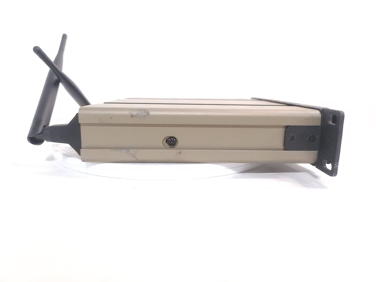 Line 6 XD-V70 2.4GHz Digital Wireless Mic Receiver System w/ (2) Antennas And DC power Supply