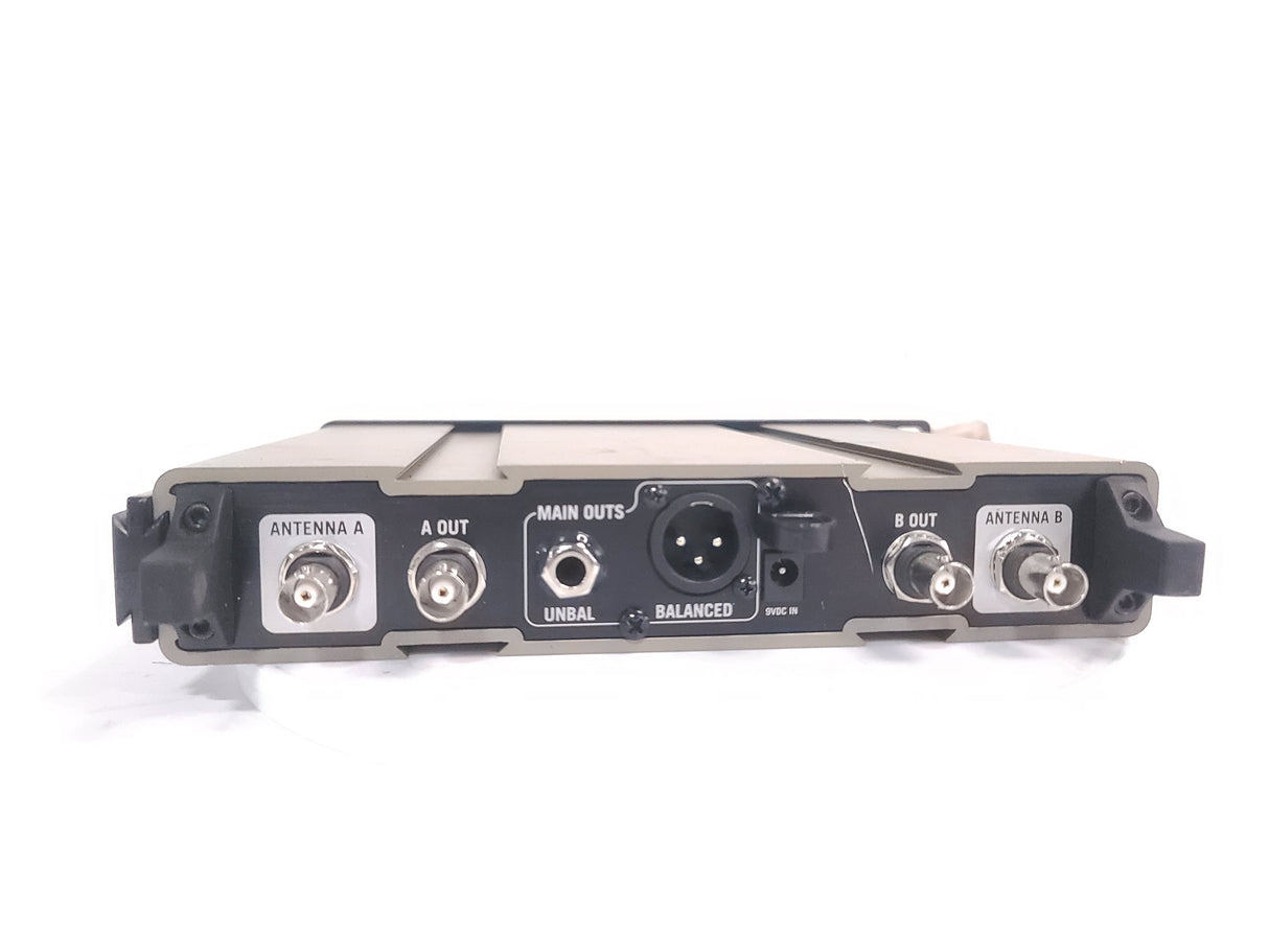 Line 6 XD-V70 2.4GHz Digital Wireless Mic Receiver System w/ DC Power Cable