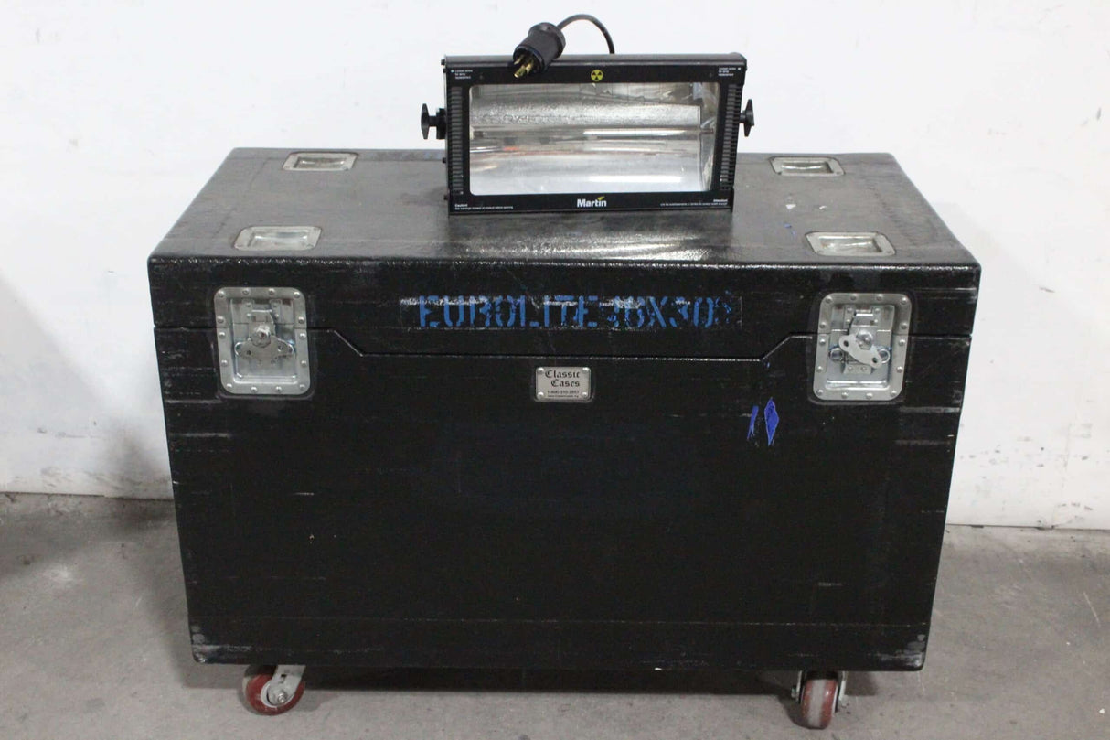 Martin Atomic DMX3000 EU Strobe Light, 250V