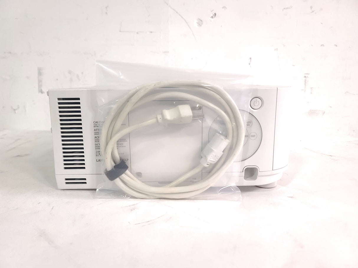 NEC PA622U Lumens 6,200 WUXGA 3LCD Projector (193 Hours) NO LENS