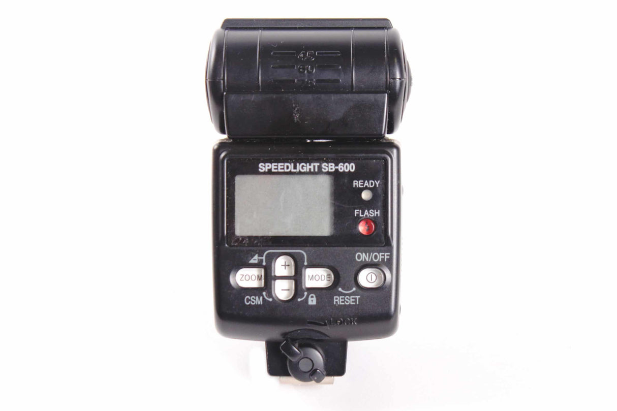 Nikon D200 10.2MP Digital Camera Kit