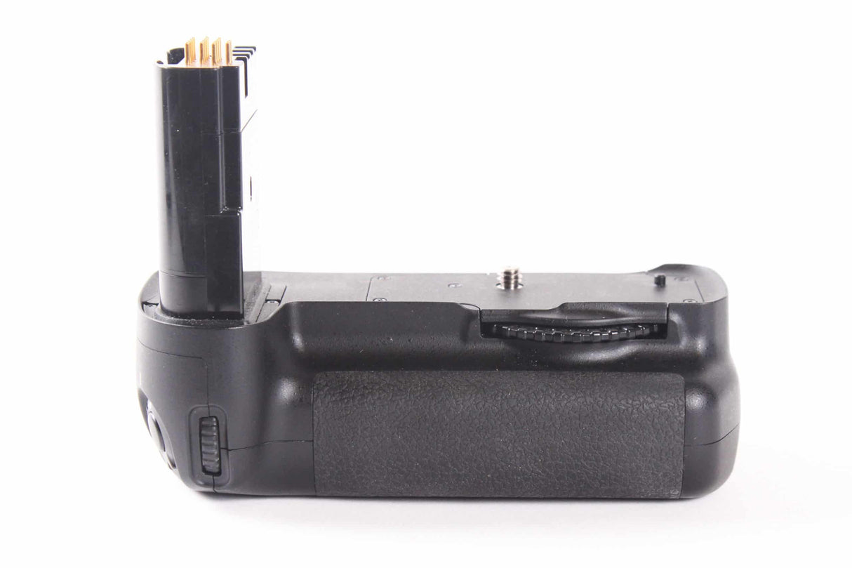 Nikon D200 10.2MP Digital Camera Kit