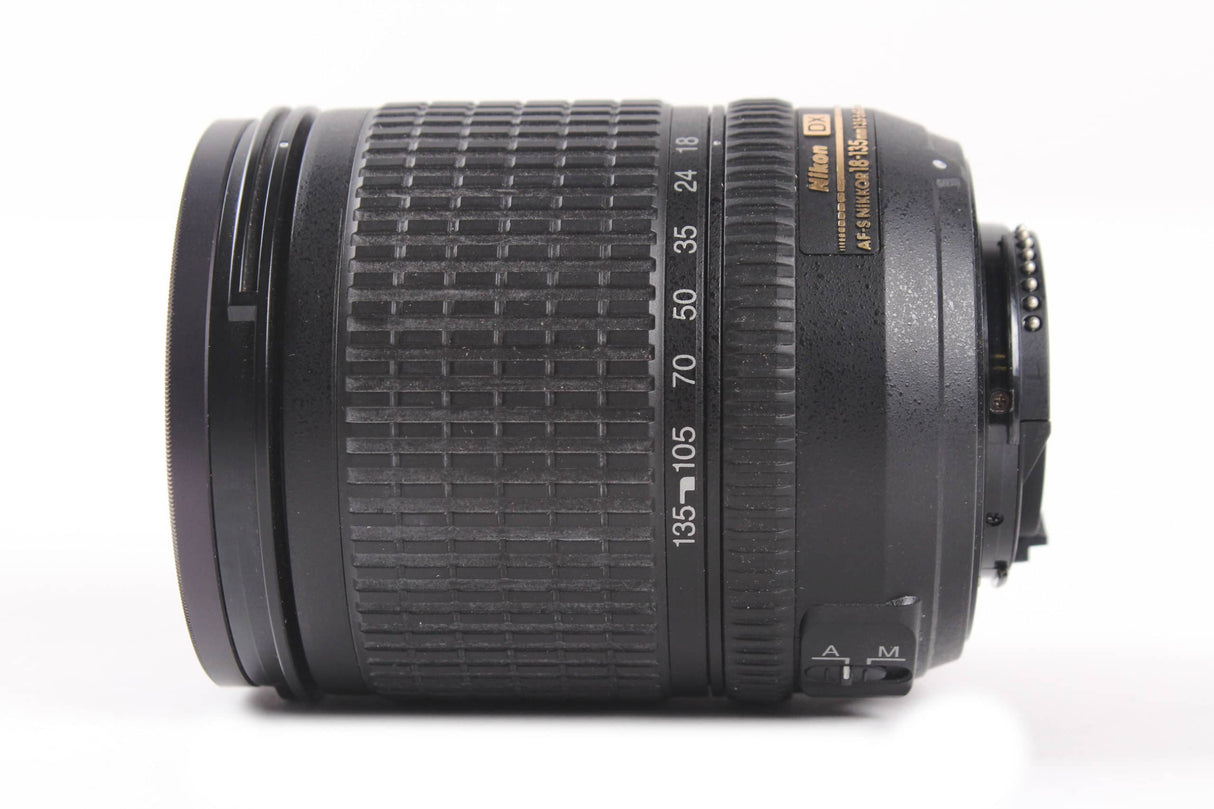 Nikon D200 10.2MP Digital Camera Kit