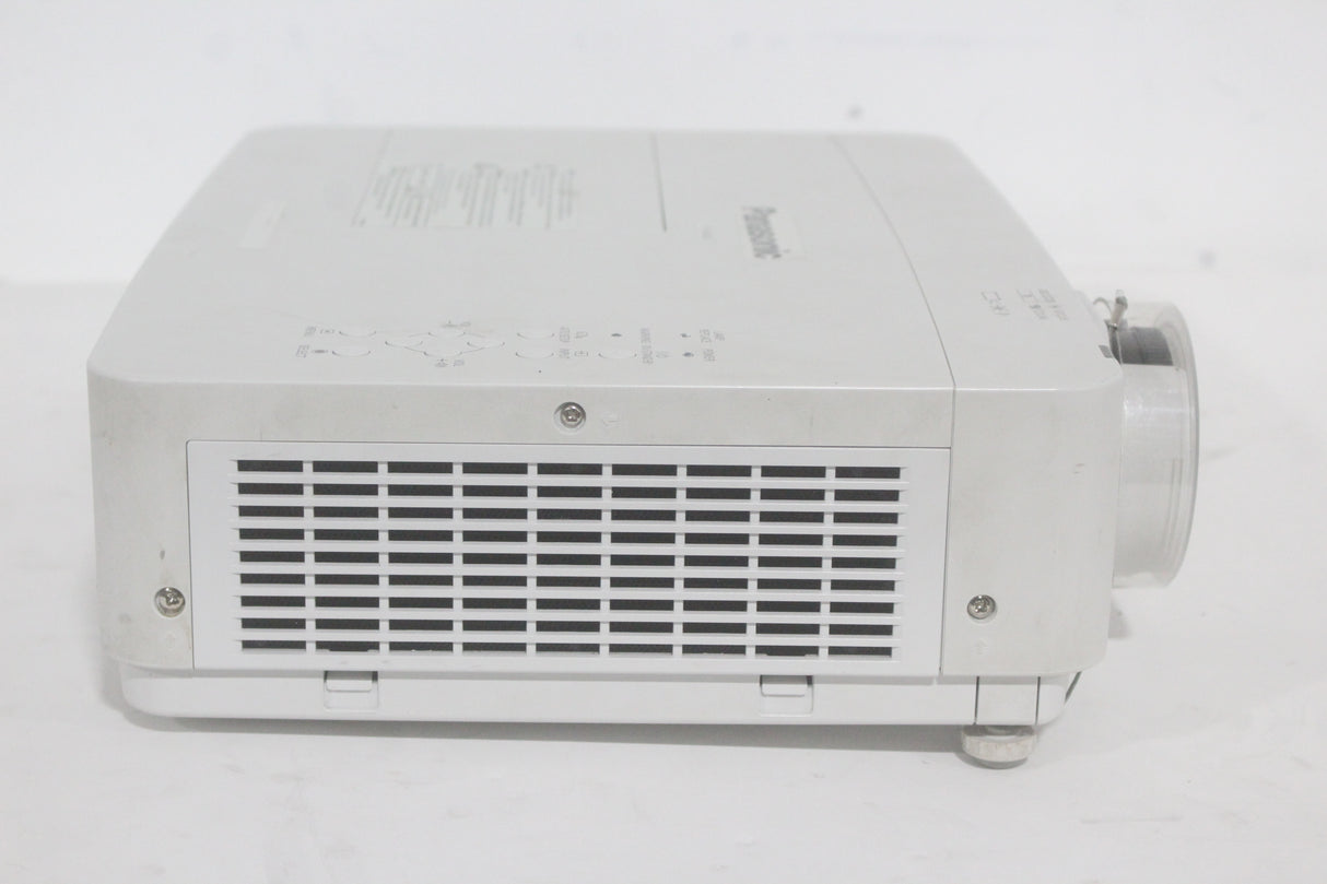Panasonic PT-VW330OU WXGA LCD Projector (131 Lamp Hours)