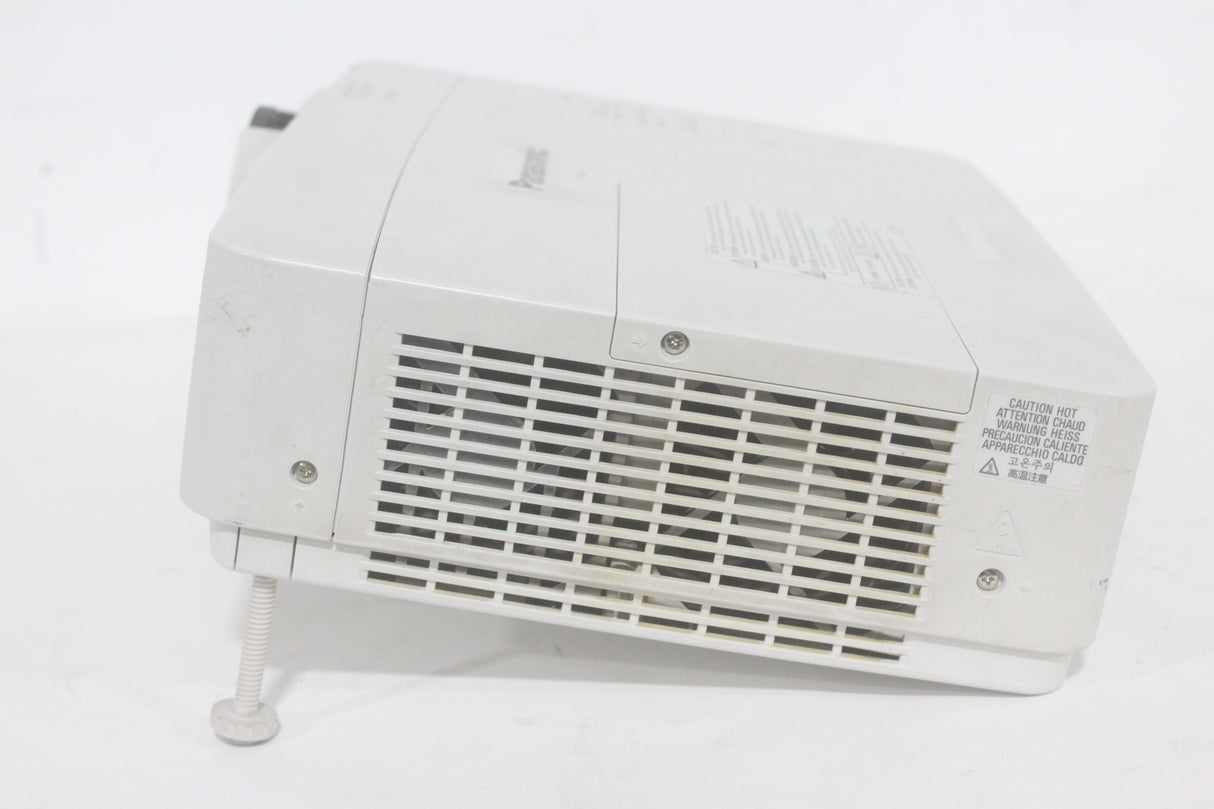 Panasonic PT-VW330OU WXGA LCD Projector (781 Lamp Hours)