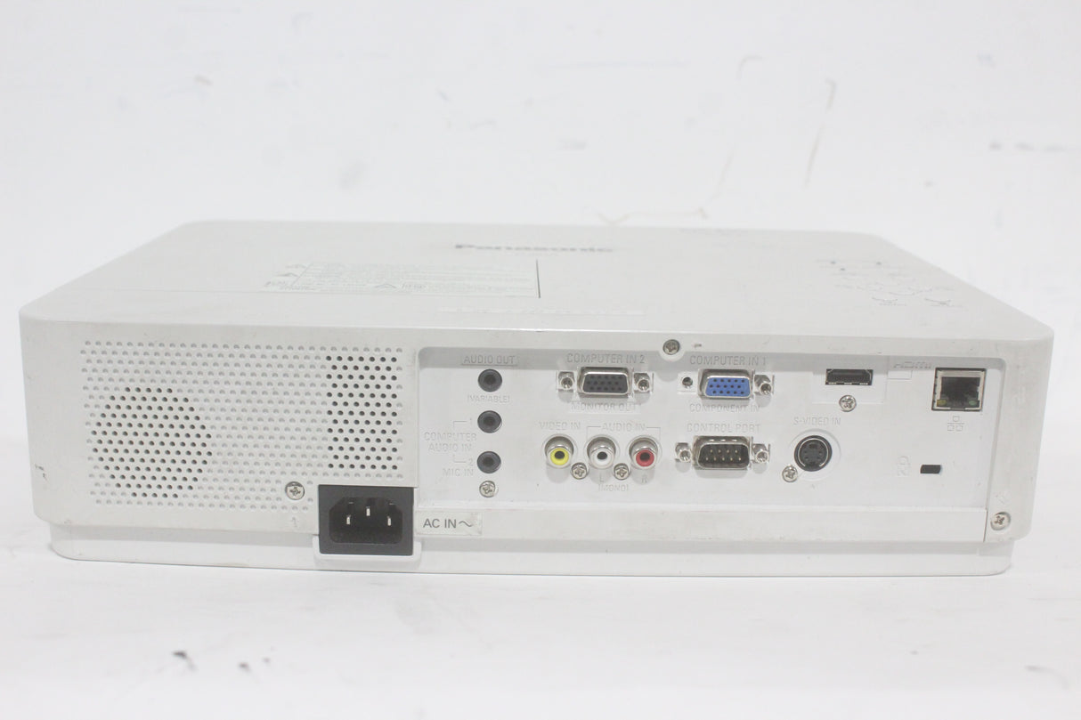 Panasonic PT-VW330OU WXGA LCD Projector (781 Lamp Hours)