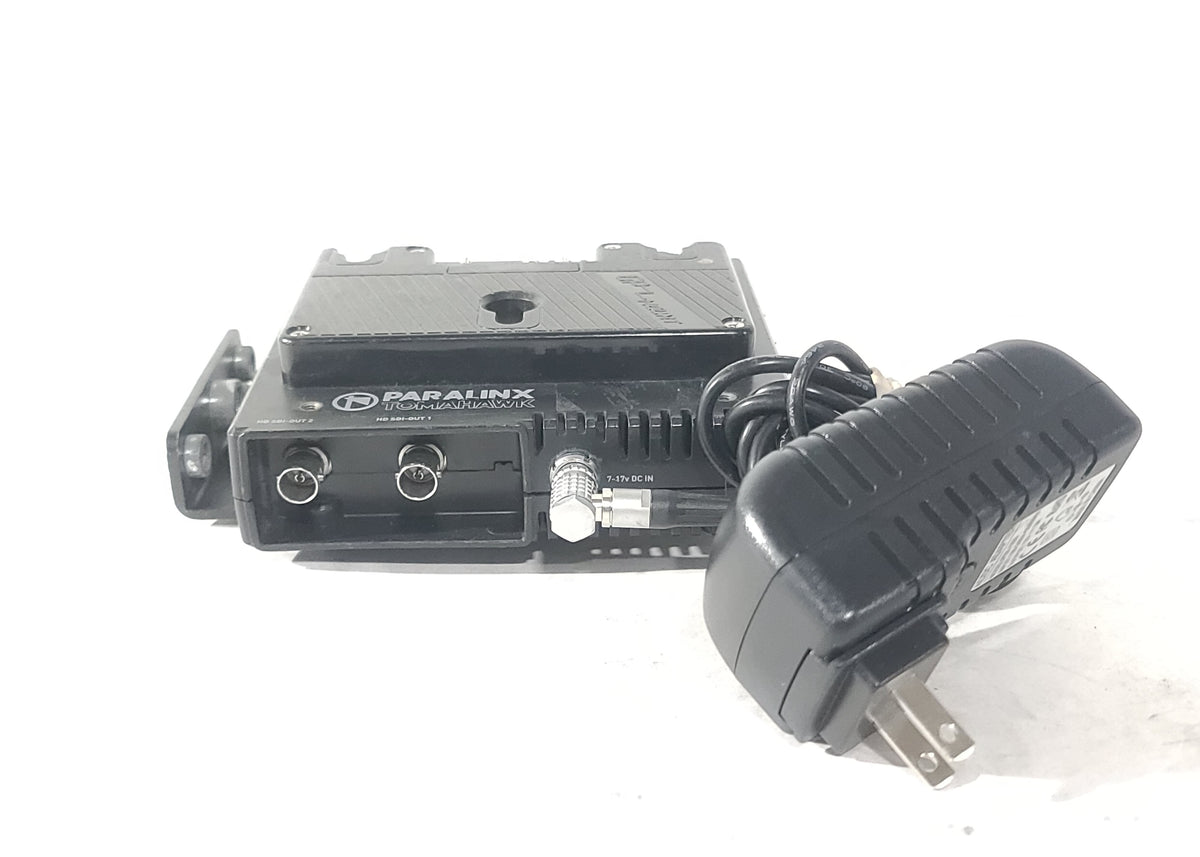 Paralinx Tomahawk 1:2 SDI/HDMI Wireless Transceiver Kit w/ (2) Paralinx UX999R Receivers, UX999T Transmitter, and Accessories