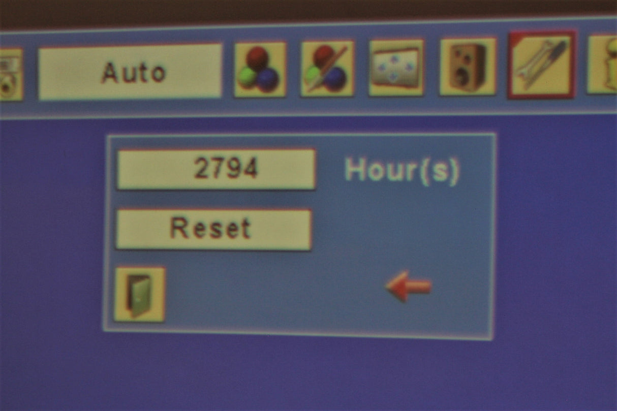 Sanyo PLC-XT20 projector 3800 ANSI lumens w/XGA resolution (430 W / 100V - 240V) w/ Standard Lens Includes Chief Ceiling Mount - (Lamp Hours: 2794/Lamp NEEDS replacement)