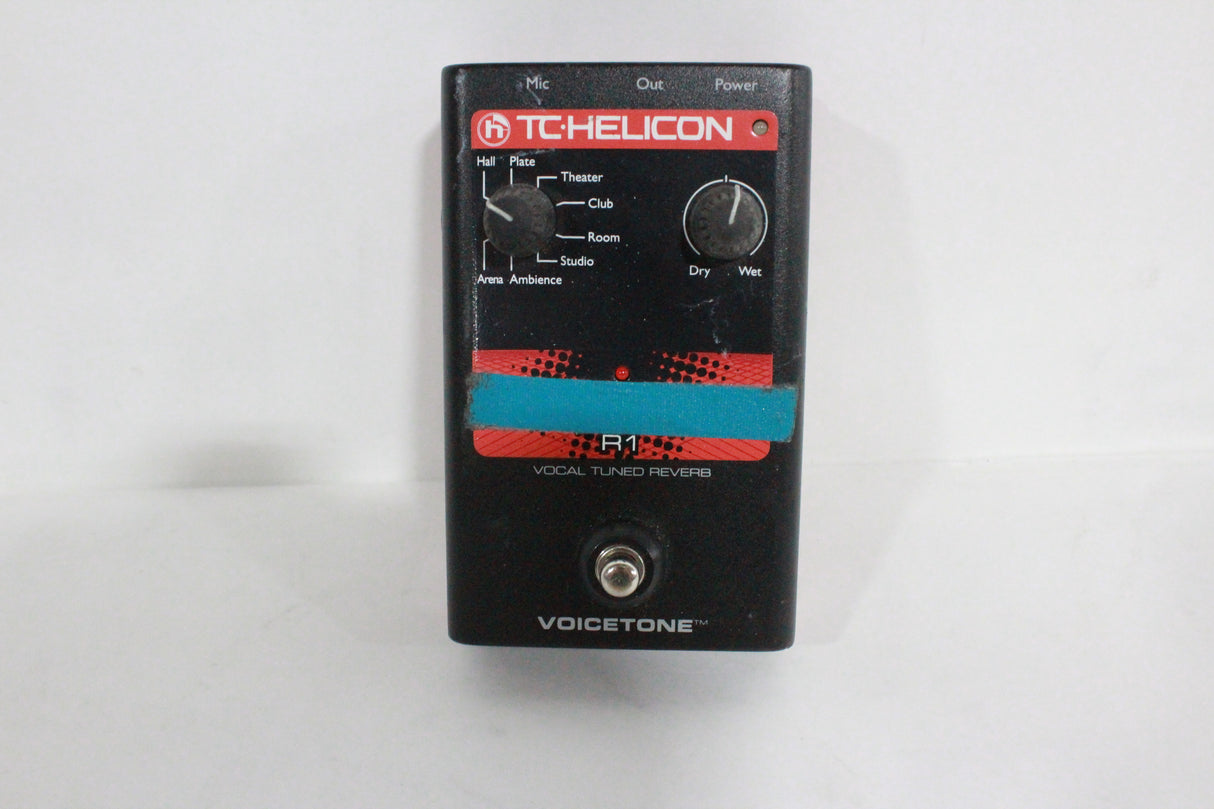 TC Helicon VOICETONE R1 Single-Button Stompbox for Studio-Quality Live Vocal Reverb