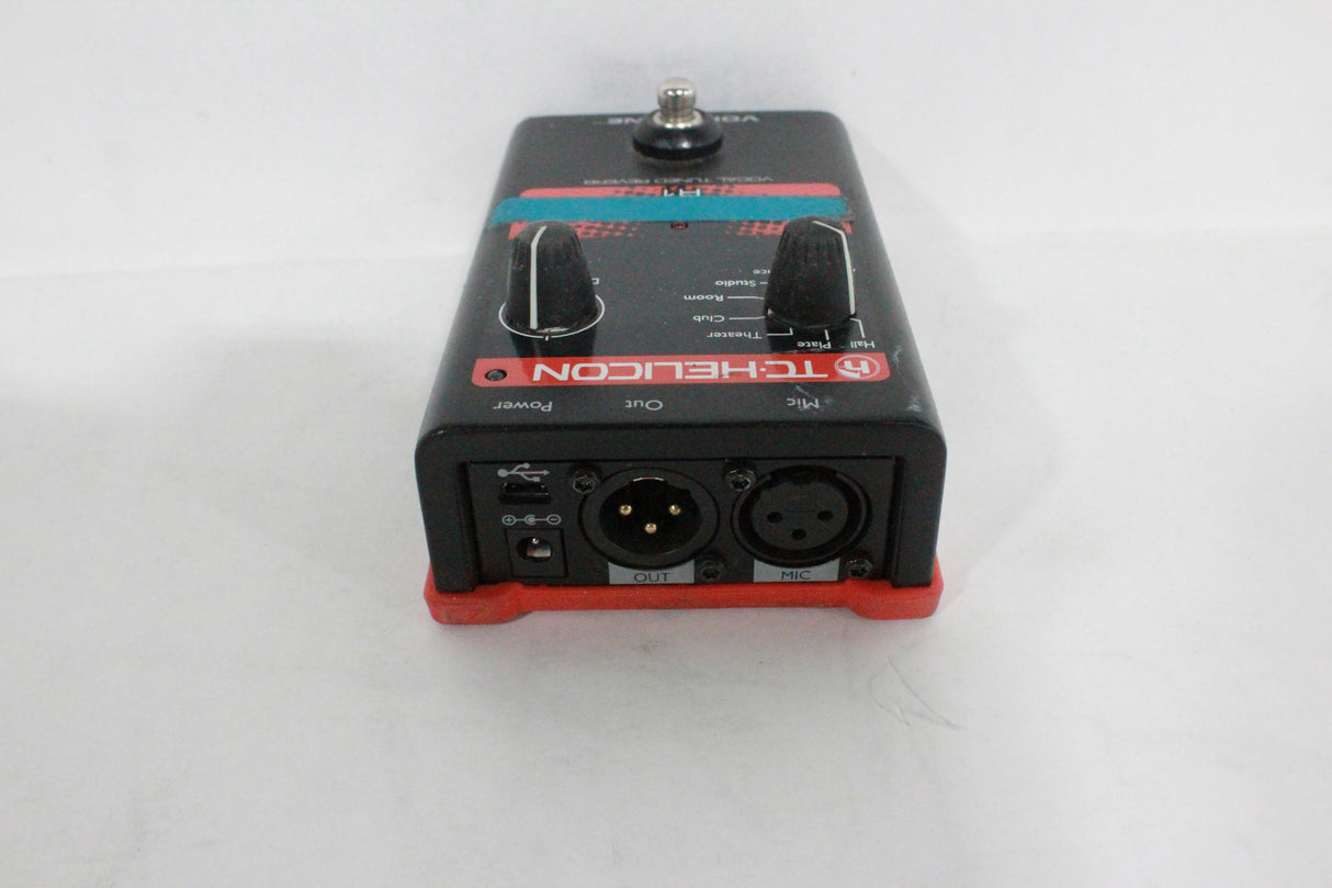 TC Helicon VOICETONE R1 Single-Button Stompbox for Studio-Quality Live Vocal Reverb