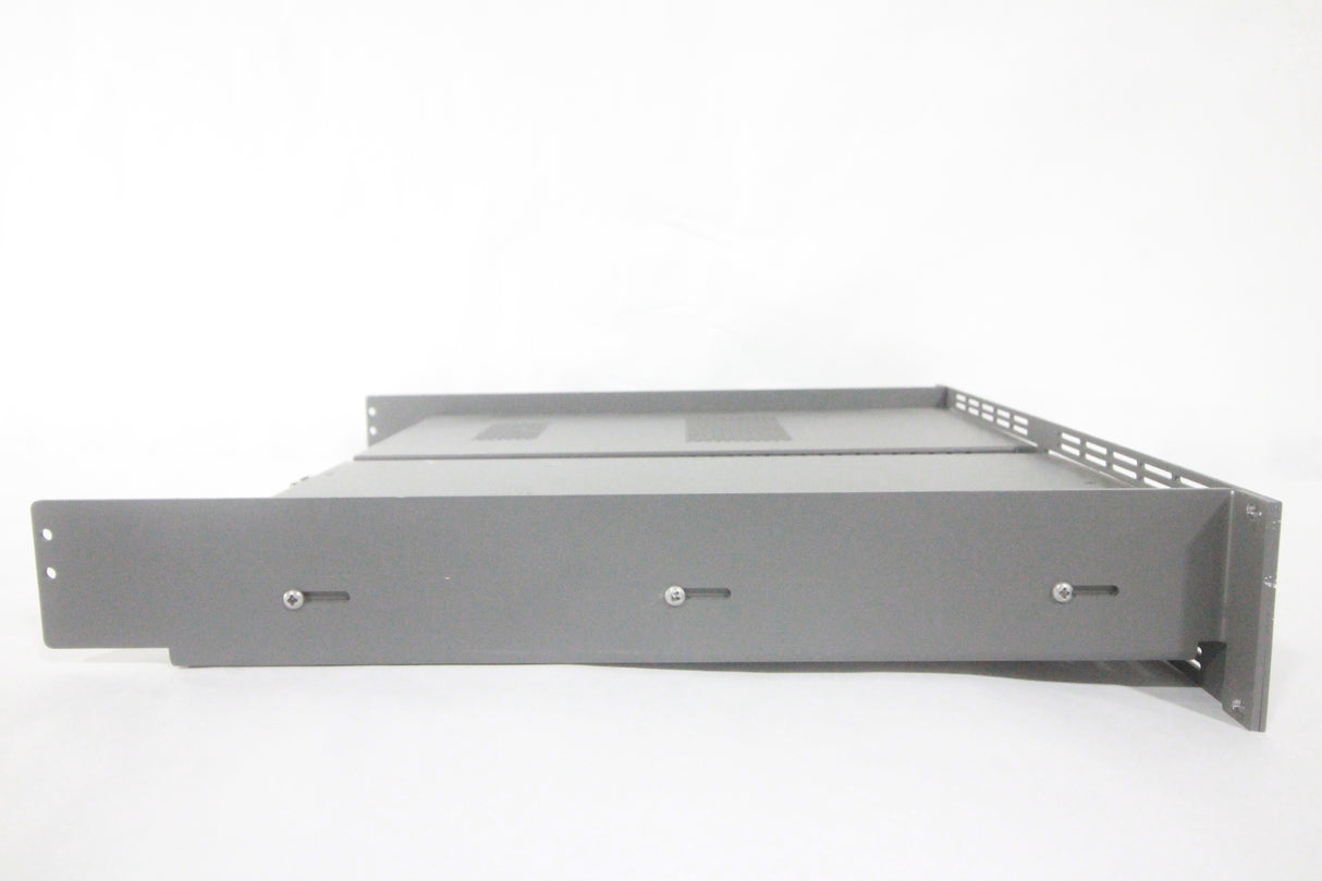 Tektronix SPG300 Sync Pulse Generator w/ Tektronix WVR5000 HD/SD-SDI Multi-Standard Multi-Format Compact Video Waveform Rasterizer