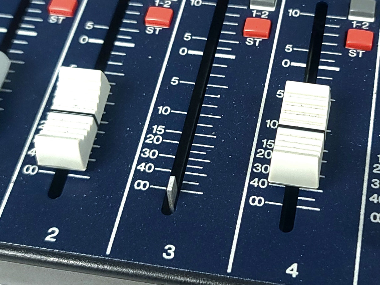 Yamaha MG124C 12-Channel Analog Mixer w/ PSU (MISSING FADERS)