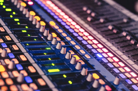 Analog vs Digital Audio Mixers: Which is Best for Live Sound