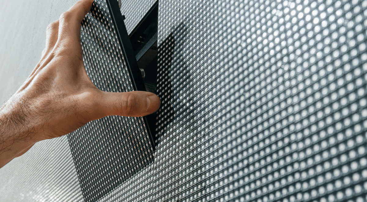 What's the Difference Between Indoor and Outdoor Video Wall Systems?