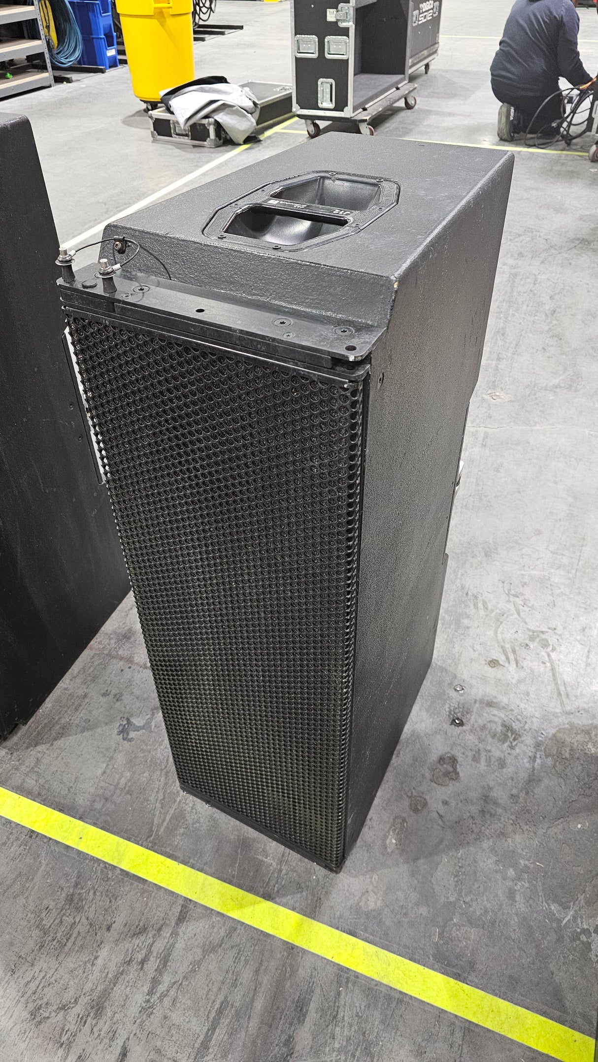 d&b audiotechnik J12 Large-format 3-way Line Array, 120°
