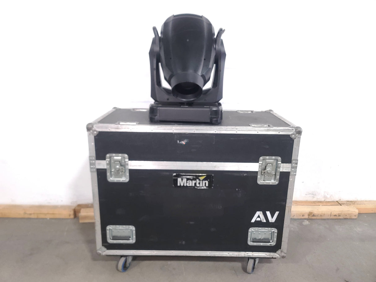 Martin MAC Viper Profile (1644 Total Lamp Hours), (2) Mounting Clamps, (2) Safety Cables, & (6) Cables in Wheeled Road Case