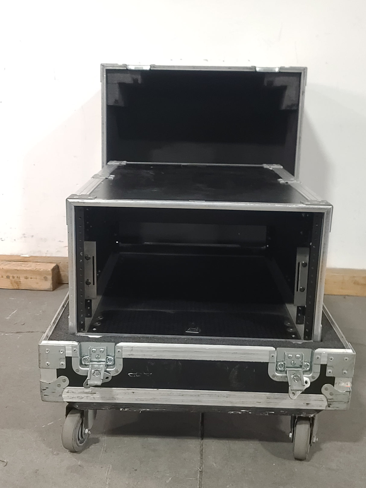 Generic (23x23x24) Wheeled Road Case w/ 5 RU Enclosure