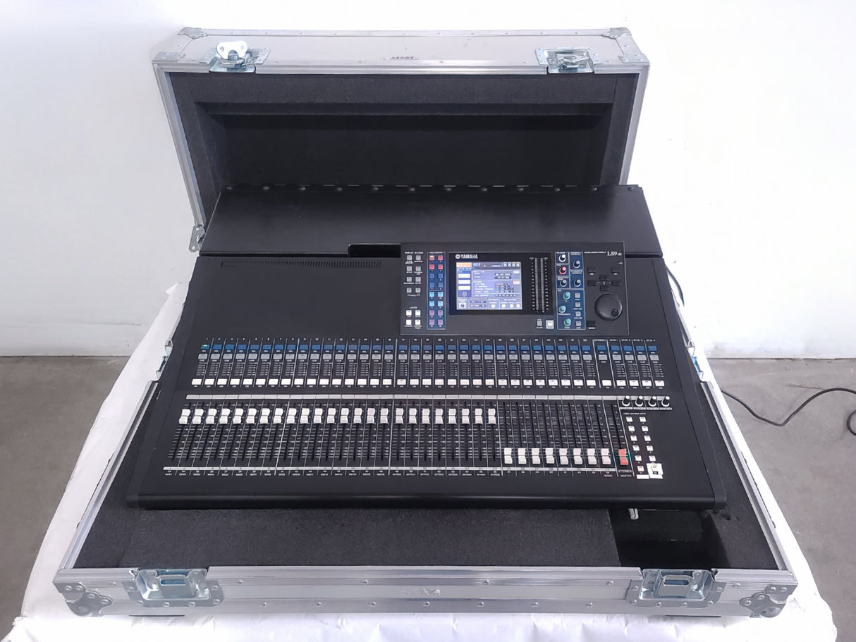 Yamaha LS9 32-Ch Digital Mixing Console w/ SyncGen Word Clock Sample Rate Generator in Wheeled Road Case
