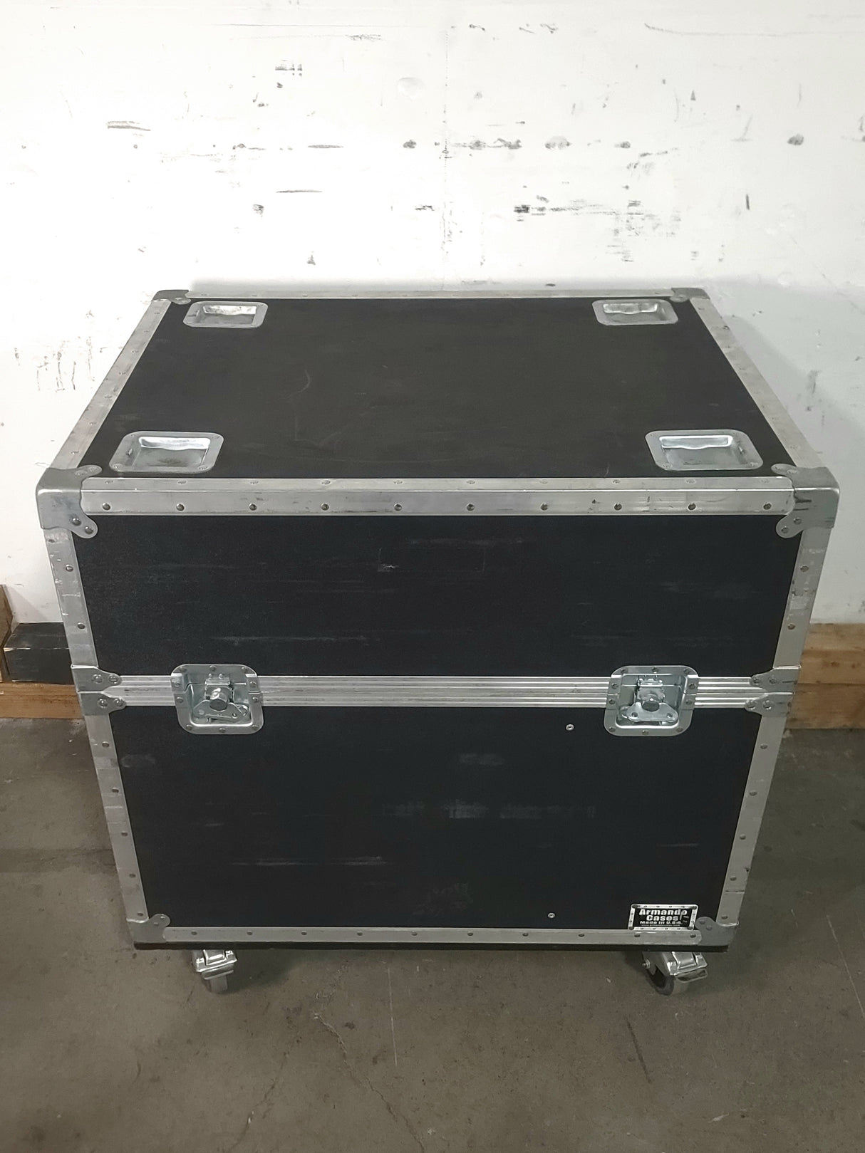 Armando Cases (2) [16x27x16] Custom Speaker Wheeled Road Case