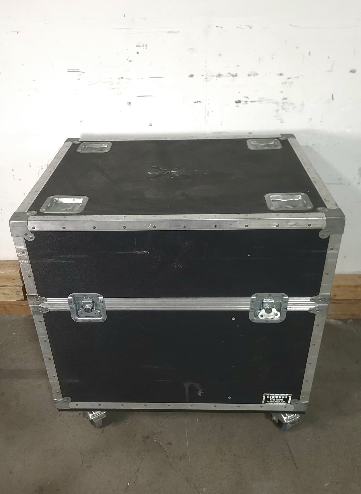 Armando Cases (2) [16x27x16] Custom Speaker Wheeled Road Case